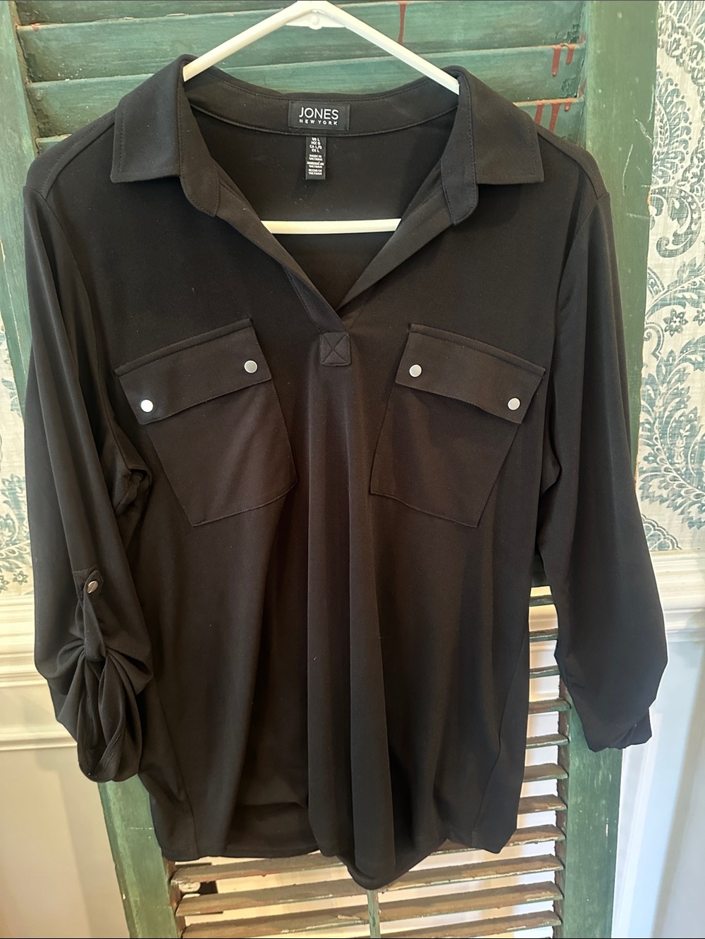 Jones New York Black Button-Pocket Roll-Sleeve Shirt